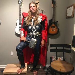 THOR COSTUME COMES WITH HAMMER